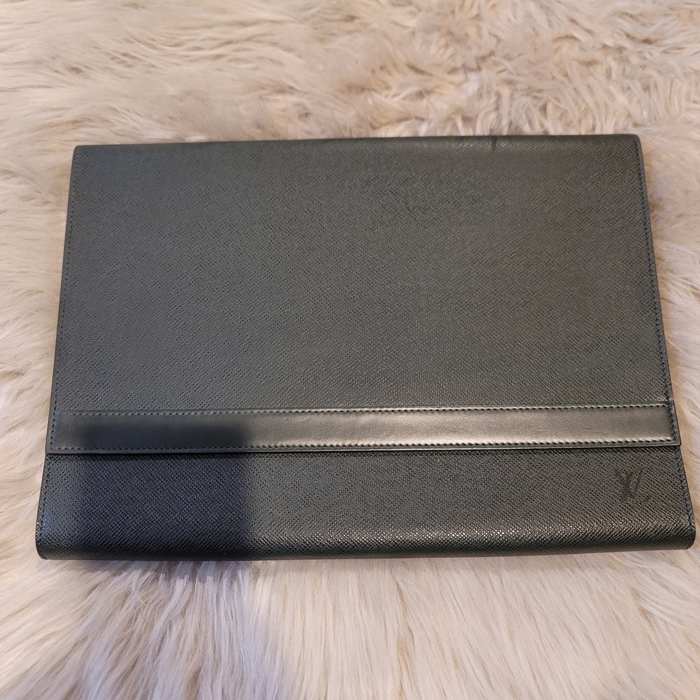 Louis Vuitton Taiga Elegant Green Laptop Bag
